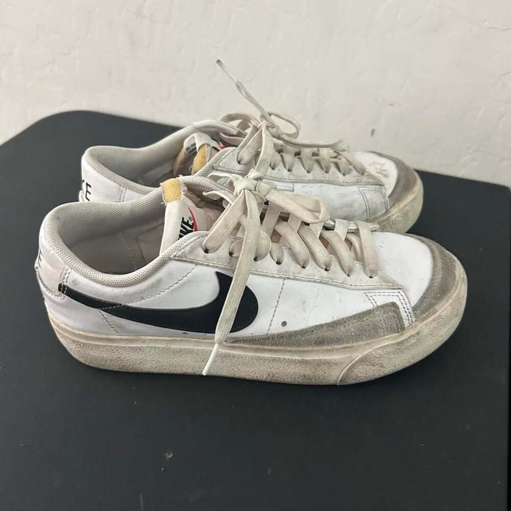 Nike Blazer Low '77 Vintage Size US 7.5 White Black